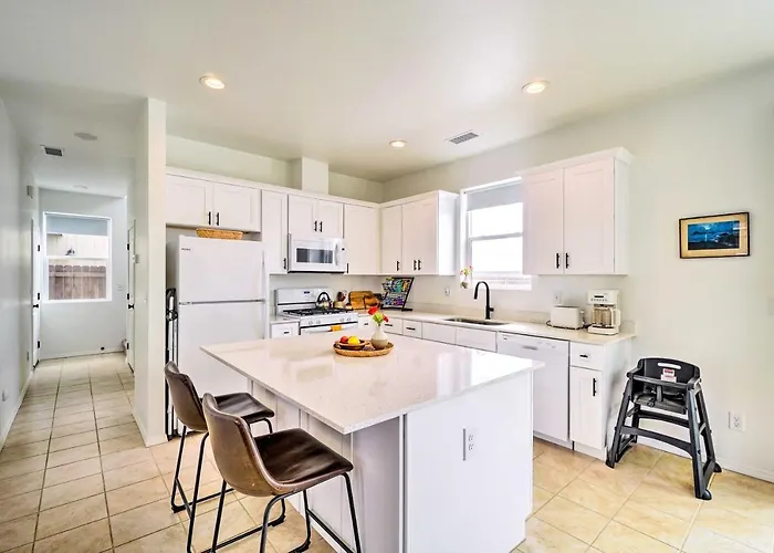 Flagstaff-area Family W/ Hot Tub & Patio