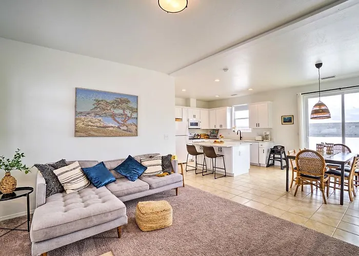 Flagstaff-area Family W/ Hot Tub & Patio *