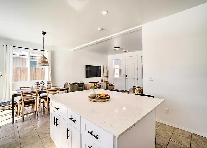 Flagstaff-area Family W/ Hot Tub & Patio Holiday home *
