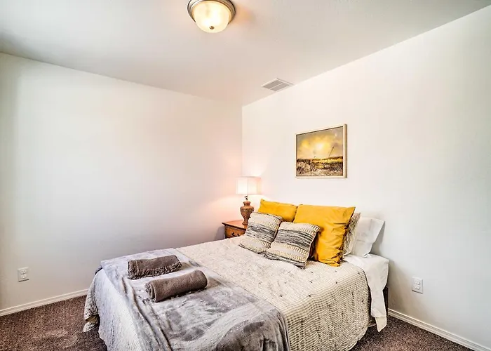 Flagstaff-area Family W/ Hot Tub & Patio * Bellemont
