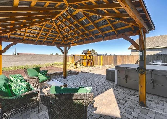 Flagstaff-area Family W/ Hot Tub & Patio Holiday home Bellemont