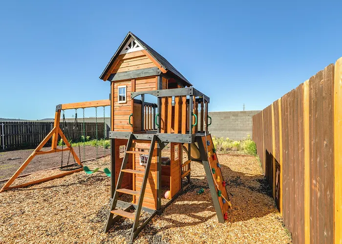 Flagstaff-area Family W/ Hot Tub & Patio *