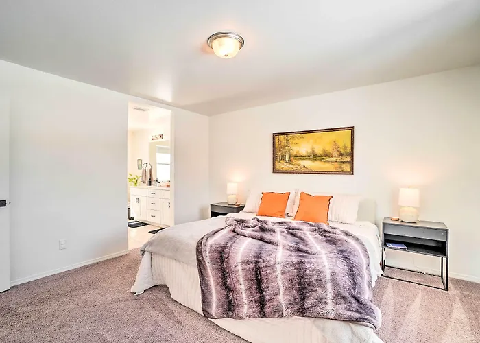 Flagstaff-area Family W/ Hot Tub & Patio Bellemont