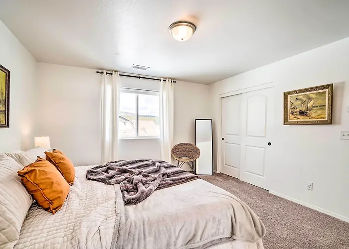 Flagstaff-area Family W/ Hot Tub & Patio Holiday home Bellemont